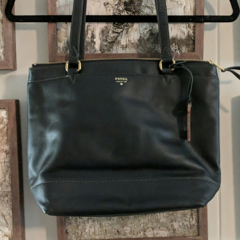 Fossil black leather purse